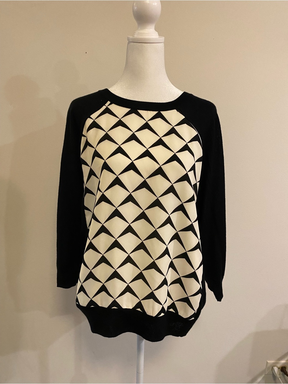 J. Crew Black and White Geometric Knit Top 3/4 sleeves size Medium